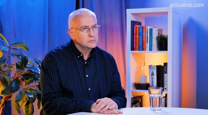 Проф. Светослав Малинов: Радев мина всякакви граници на това, което наричаме президентски активизъм